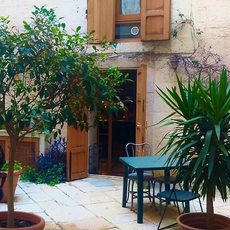 Traditional Apartment In Old City Bari Exterior foto
